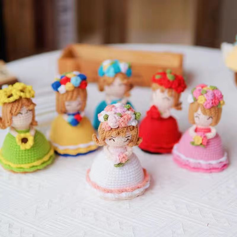 Hand-woven Diy Crossdressing Bridal Doll Wool Crochet Bouquet