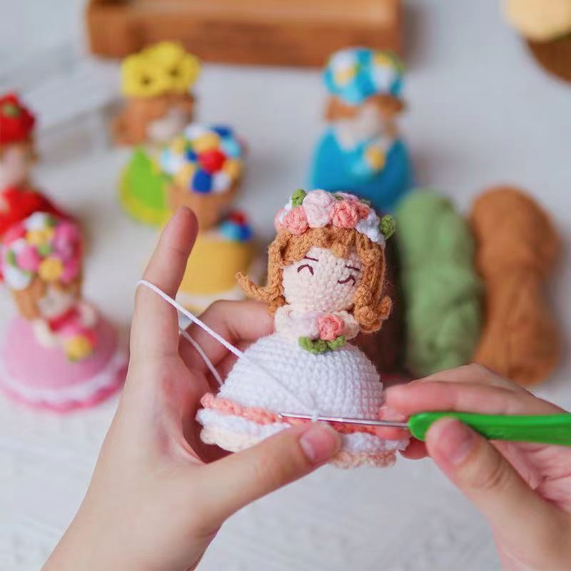 Hand-woven Diy Crossdressing Bridal Doll Wool Crochet Bouquet